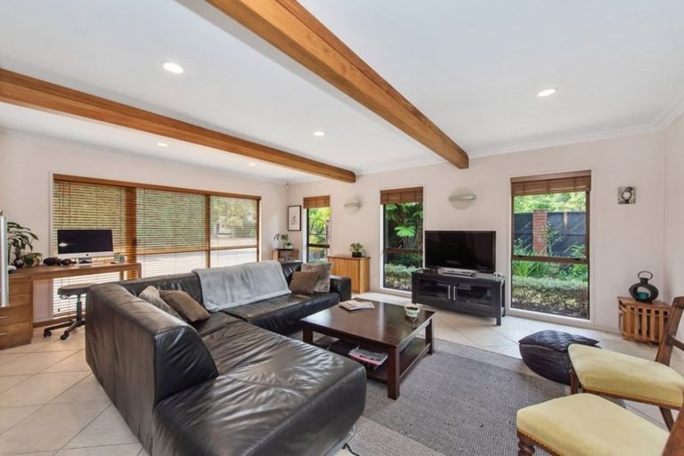 Photo of property in 32 Cooper Place, Chedworth, Hamilton, 3210