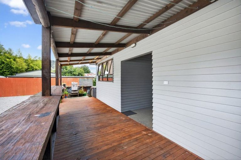Photo of property in 12 Hampden Street, Murchison, 7007