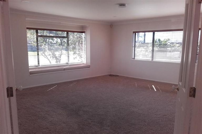 Photo of property in 117 Lakeside Drive, Orewa, 0931