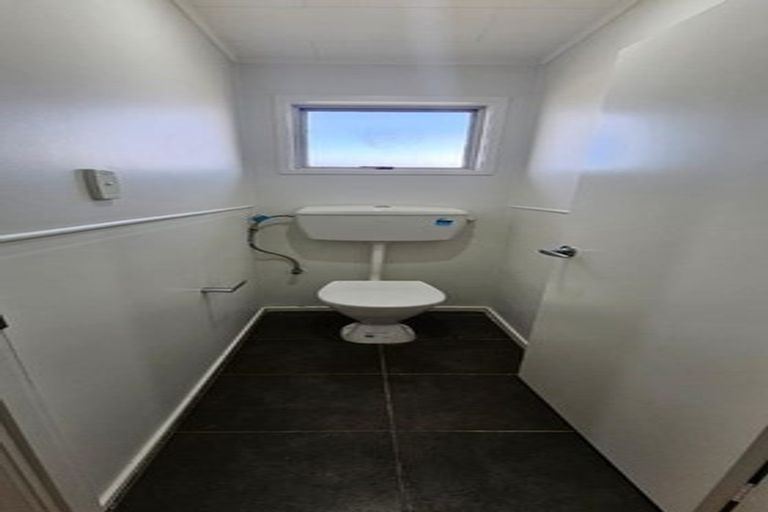 Photo of property in 2 Tuna Place, Manurewa, Auckland, 2102