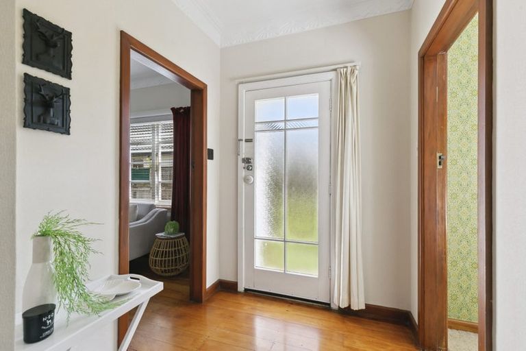 Photo of property in 16 Athens Street, Miramar, Wellington, 6022