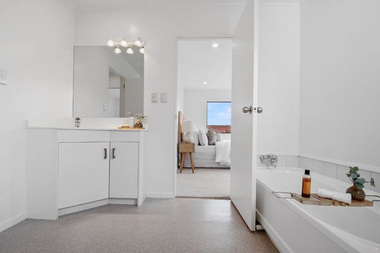 Photo of property in 5 Merlot Heights, Huapai, Kumeu, 0810