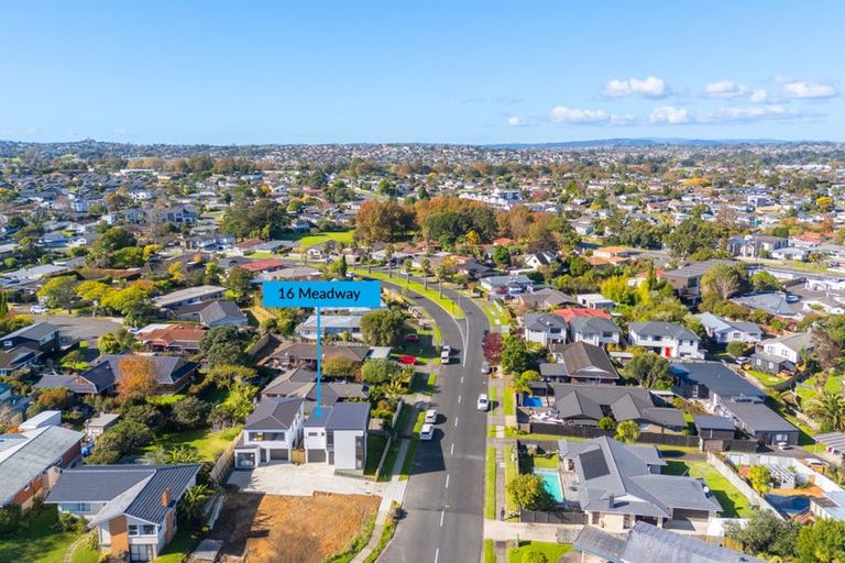 Photo of property in 16b Meadway, Sunnyhills, Auckland, 2010
