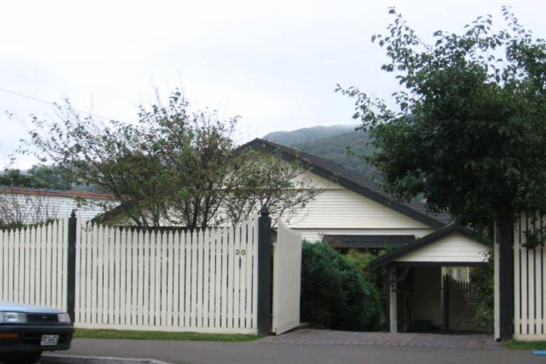 Photo of property in 30 Everest Street, Khandallah, Wellington, 6035