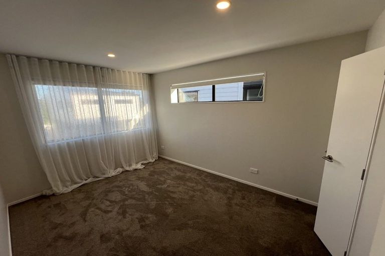 Photo of property in 2/39 Graham Avenue, Te Atatu Peninsula, Auckland, 0610