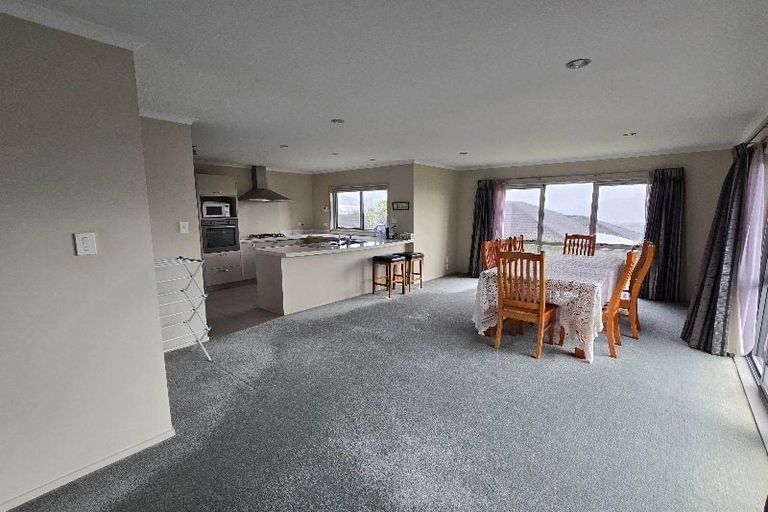 Photo of property in 22 Seamount Drive, Red Beach, 0932