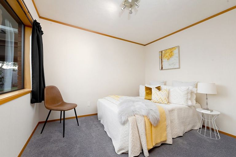 Photo of property in 65 Rhinevale Close, Henderson, Auckland, 0612