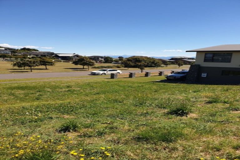 Photo of property in 5 Coprosma Crescent, Waipahihi, Taupo, 3330