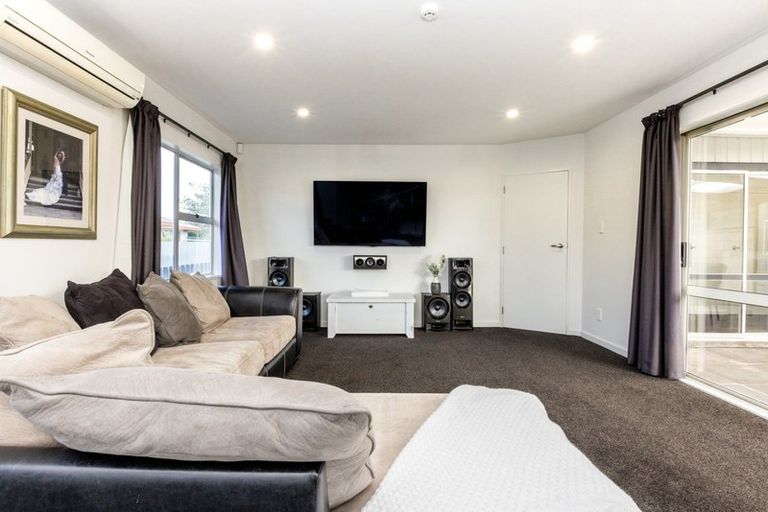 Photo of property in 11 Roskilda Crescent, Taradale, Napier, 4112