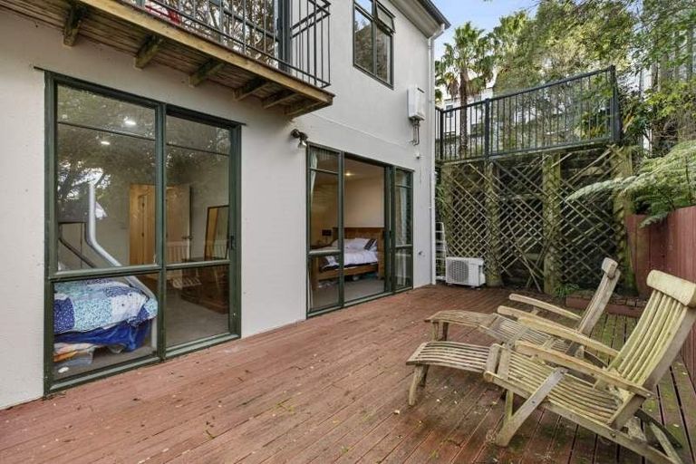Photo of property in 10/69 Target Road, Totara Vale, Auckland, 0629