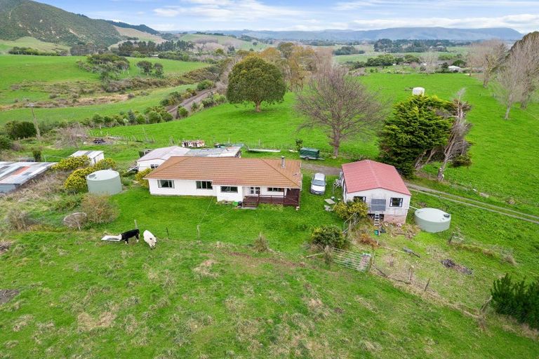 Photo of property in 101 Forest Lakes Road, Otaki, 5583