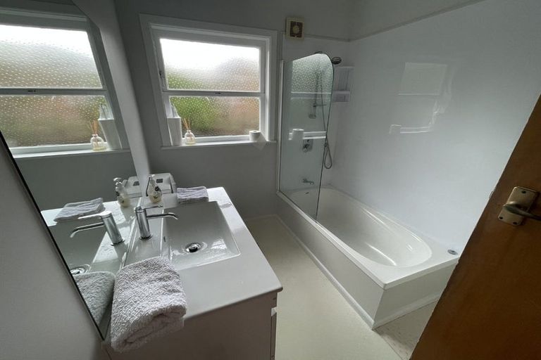 Photo of property in 25 Alamein Avenue, Belmont, Auckland, 0622