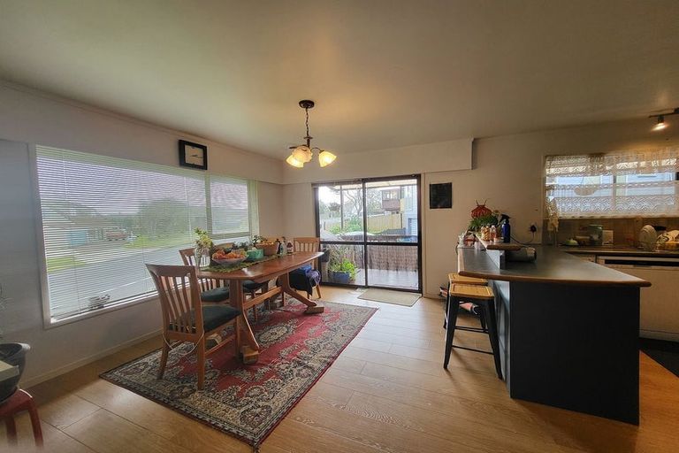 Photo of property in 154 Everglade Drive, Totara Heights, Auckland, 2105