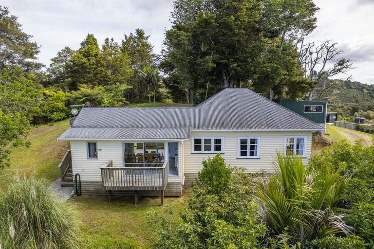 Photo of property in 37 Ngapuke Lane, Parua Bay, Onerahi, 0192