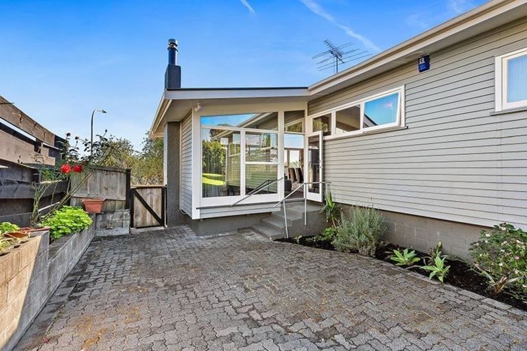 Photo of property in 7 Arlette Place, Massey, Auckland, 0614