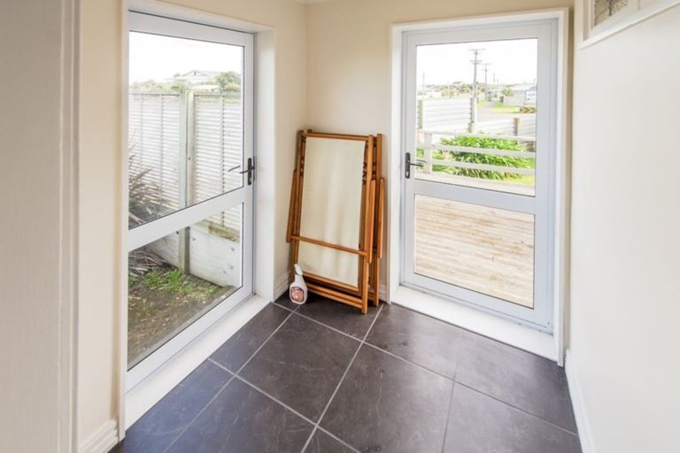 Photo of property in 20 Bryce Street, Castlecliff, Whanganui, 4501