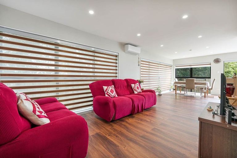 Photo of property in 11d Kimdale Place, Totara Heights, Auckland, 2105