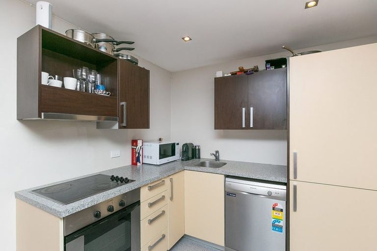 Photo of property in Dual Apartments, 511/142 Vivian Street, Te Aro, Wellington, 6011