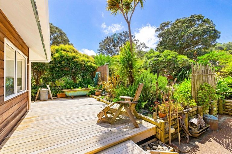 Photo of property in 12 Edwin Mitchelson Road, Muriwai, Waimauku, 0881