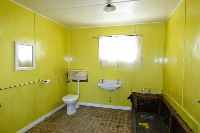 Photo of property in 159 Romilly Street, Westport, 7825