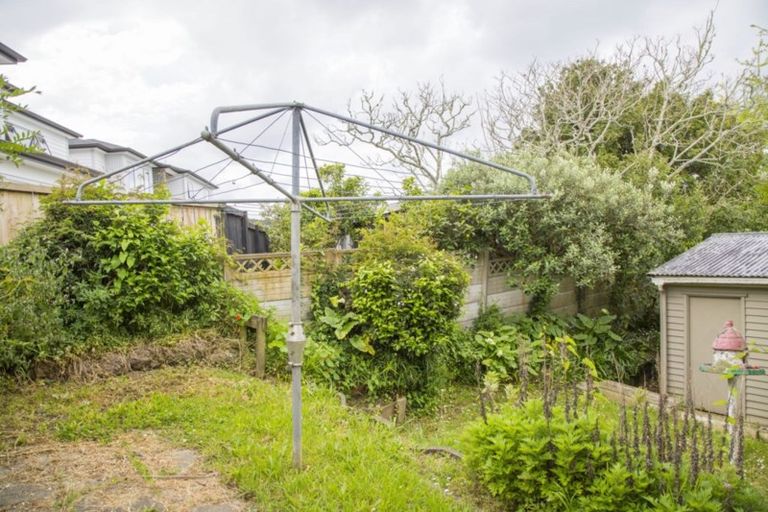 Photo of property in 5 Tiber Road, Forrest Hill, Auckland, 0620