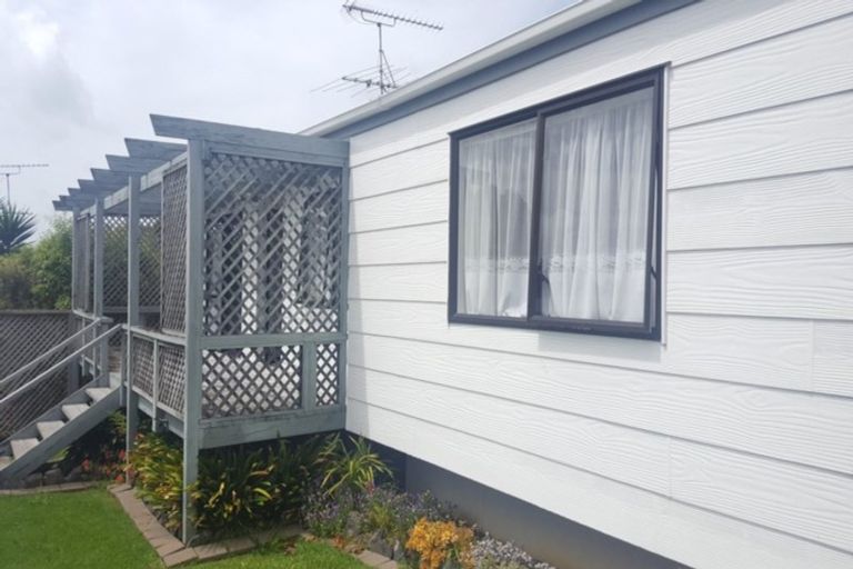 Photo of property in 2/40 Hillcrest Avenue, Hillcrest, Auckland, 0627