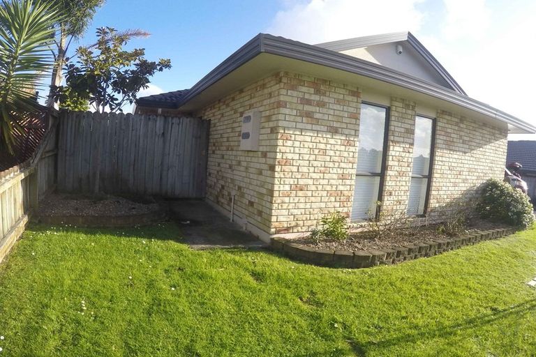 Photo of property in 102 Westerham Drive, Dannemora, Auckland, 2016
