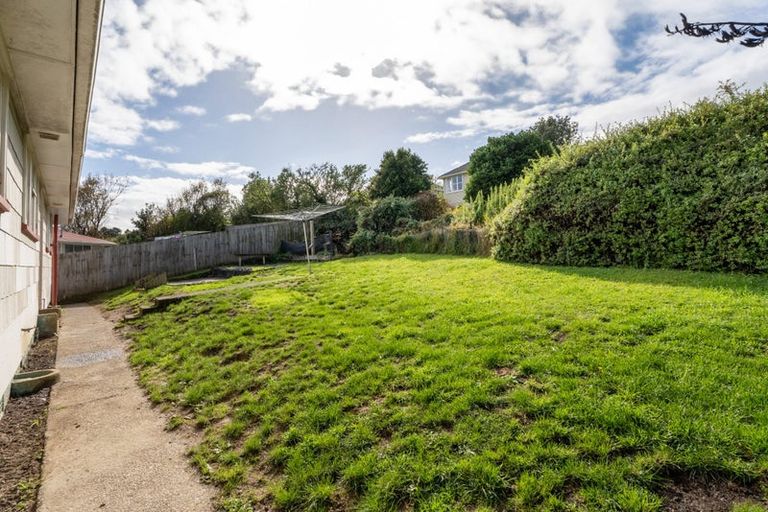 Photo of property in 6 Hereford Street, Cannons Creek, Porirua, 5024