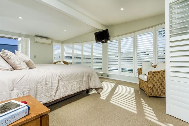 Photo of property in 1/2 Holiday Road, Milford, Auckland, 0620