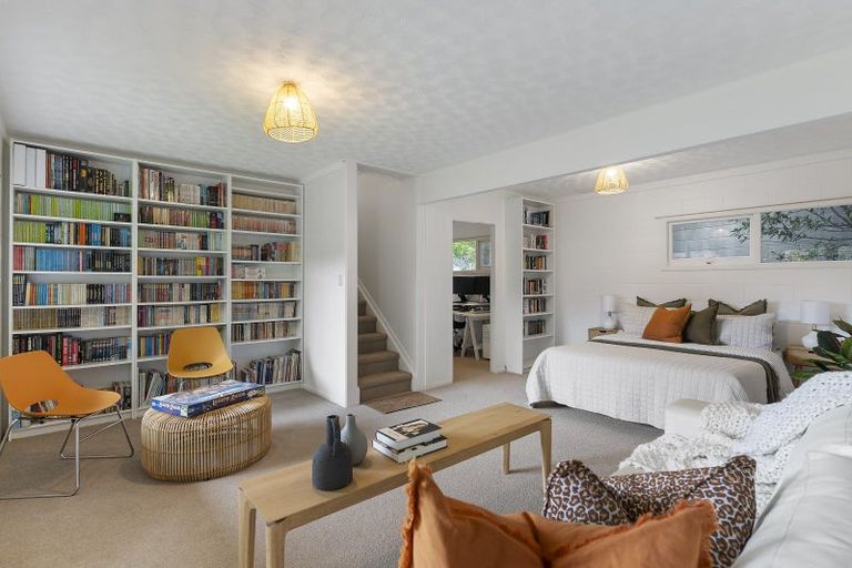 Photo of property in 12 Mcdowell Crescent, Hillcrest, Auckland, 0627