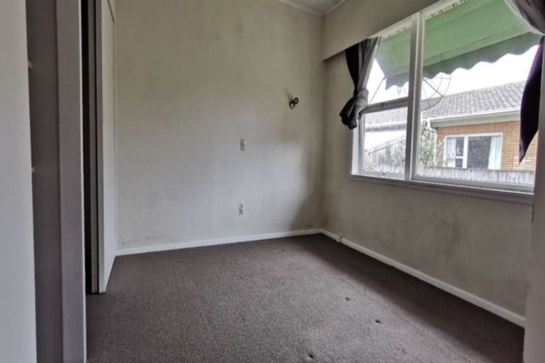 Photo of property in 2/1 Chevis Place, Pakuranga, Auckland, 2010