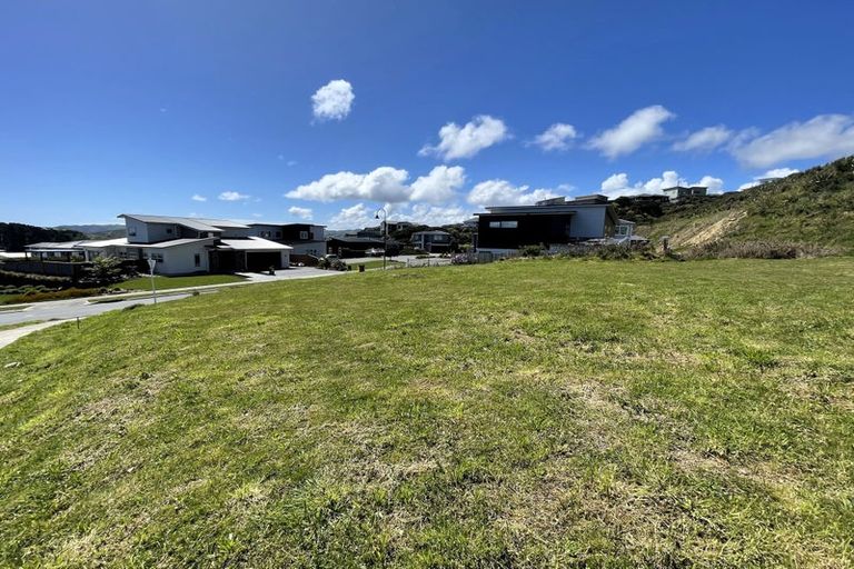 Photo of property in 33 Ken Douglas Drive, Aotea, Porirua, 5024