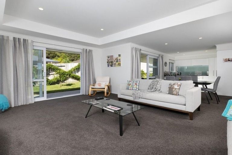 Photo of property in 18 Ellesmere Close, Pyes Pa, Tauranga, 3112