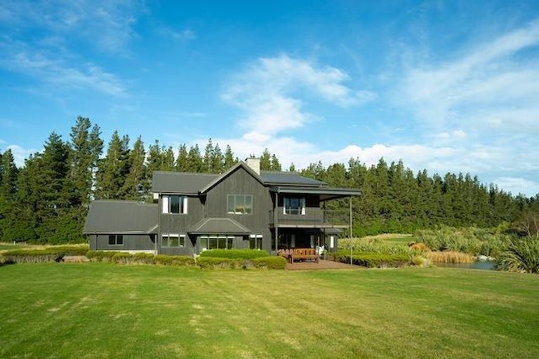 Photo of property in 623 Coleridge Road, Windwhistle, Hororata, 7572