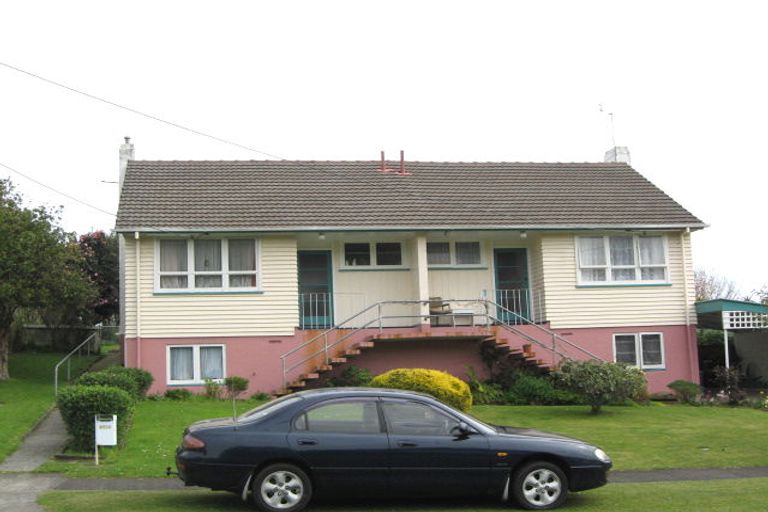 Photo of property in 107a-b Cook Street, Marfell, New Plymouth, 4310