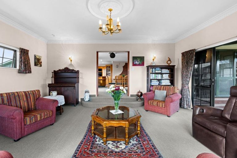 Photo of property in 128 Brookvale Road, Havelock North, 4130