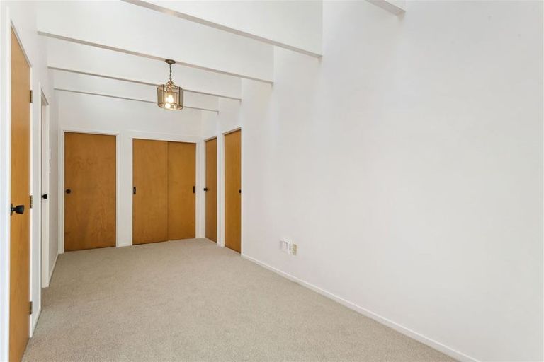 Photo of property in 27 Trias Road, Totara Vale, Auckland, 0629