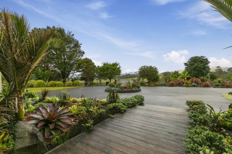 Photo of property in 35 Holdens Road, Henderson, Auckland, 0612