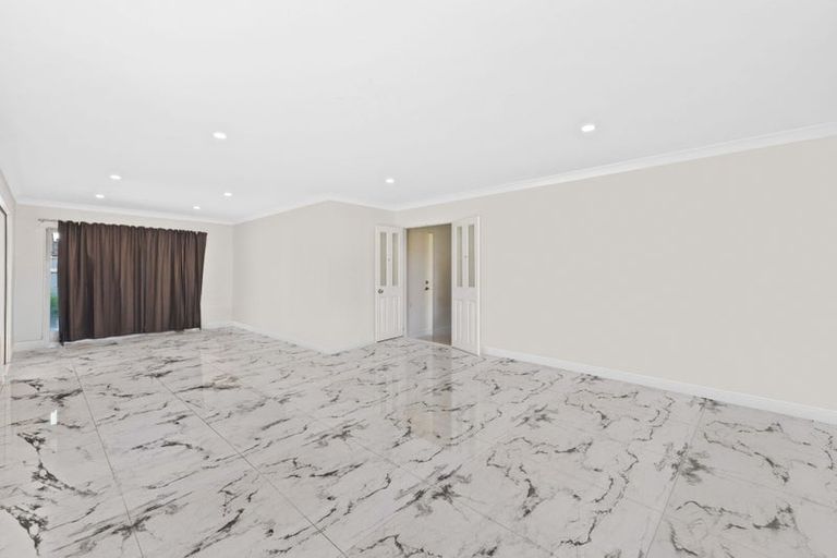 Photo of property in 17 Turnberry Drive, Wattle Downs, Auckland, 2103