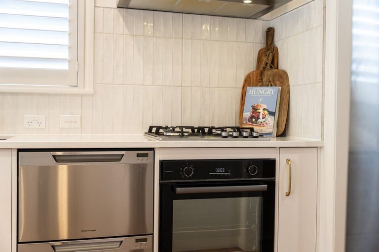 Photo of property in 25 Taylor Terrace, St Andrews, Hamilton, 3200