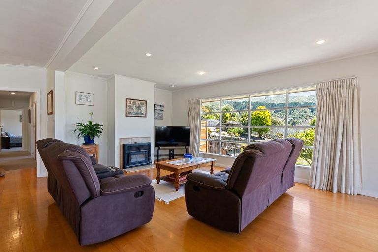 Photo of property in 61 Ranui Terrace, Tawa, Wellington, 5028