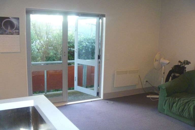 Photo of property in 2/112 Mairangi Road, Wilton, Wellington, 6012