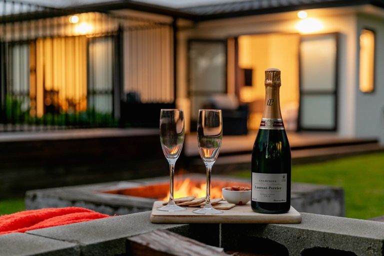 Photo of property in 83 Stableford Drive, Pyes Pa, Tauranga, 3112