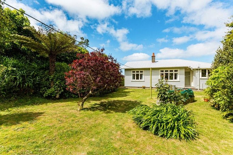 Photo of property in 25 Makara Road, Karori, Wellington, 6012