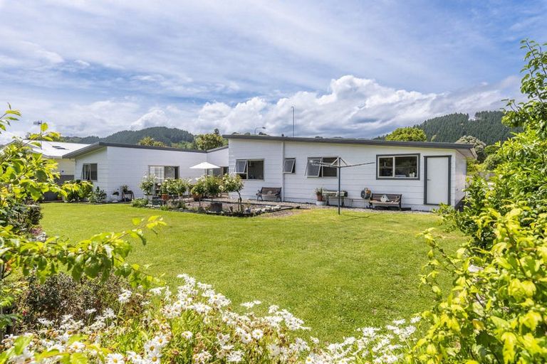 Photo of property in 18 Sunshine Avenue, Paraparaumu, 5032