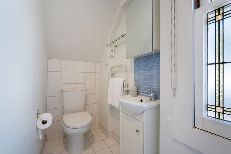 Photo of property in 27 Hastings Parade, Devonport, Auckland, 0624