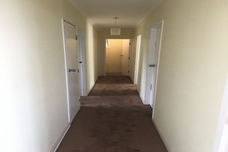 Photo of property in 21 Houghton Bay Road, Houghton Bay, Wellington, 6023