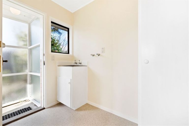 Photo of property in 2/16 Denver Avenue, Sunnyvale, Auckland, 0612