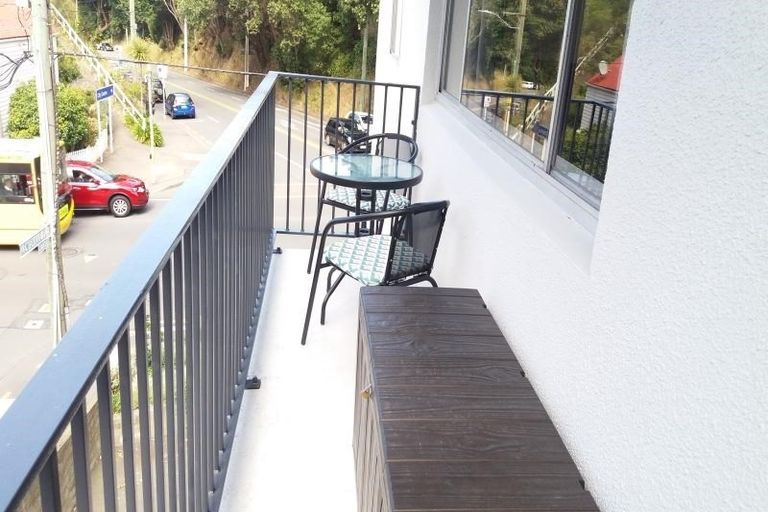 Photo of property in Windsor Court, 2/340 Tinakori Road, Thorndon, Wellington, 6011