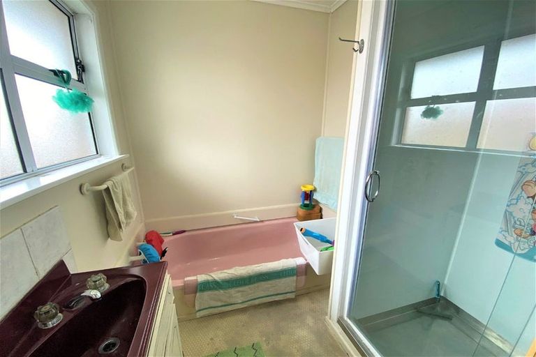 Photo of property in 2/17 Ti Rakau Drive, Pakuranga, Auckland, 2010